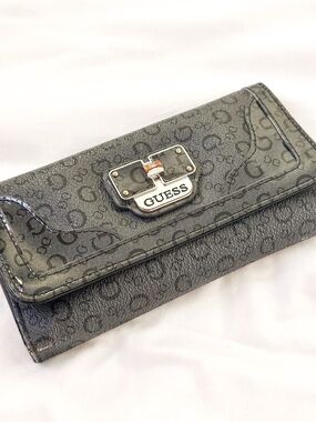 GUESS Monogram Wallet – Gray
